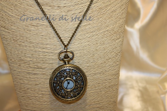 COLLANA artigianale. GRANELLI DI STELLE. CREAZIONI VENDITA NEGOZIO, BIJOUX ARTIGIANALI: ANELLI, BRACCIALI, COLLANE, ORECCHINI, CIONDOLI, SEGNALIBRI, ACCESSORI CERIMONIA, PARURE