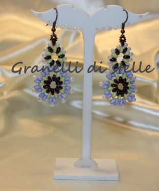 ORECCHINI artigianali. GRANELLI DI STELLE. CREAZIONI VENDITA NEGOZIO, BIJOUX ARTIGIANALI: ANELLI, BRACCIALI, COLLANE, ORECCHINI, CIONDOLI, SEGNALIBRI, ACCESSORI CERIMONIA, PARURE