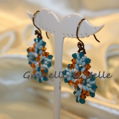 ORECCHINI artigianali. GRANELLI DI STELLE. CREAZIONI VENDITA NEGOZIO, BIJOUX ARTIGIANALI: ANELLI, BRACCIALI, COLLANE, ORECCHINI, CIONDOLI, SEGNALIBRI, ACCESSORI CERIMONIA, PARURE