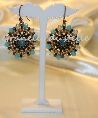 ORECCHINI artigianali. GRANELLI DI STELLE. CREAZIONI VENDITA NEGOZIO, BIJOUX ARTIGIANALI: ANELLI, BRACCIALI, COLLANE, ORECCHINI, CIONDOLI, SEGNALIBRI, ACCESSORI CERIMONIA, PARURE