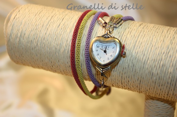 Orologio Bracciale artigianale. GRANELLI DI STELLE. CREAZIONI VENDITA NEGOZIO, BIJOUX ARTIGIANALI: ANELLI, BRACCIALI, COLLANE, ORECCHINI, CIONDOLI, SEGNALIBRI, ACCESSORI CERIMONIA, PARURE