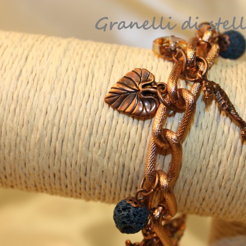 Bracciale artigianale. GRANELLI DI STELLE. CREAZIONI VENDITA NEGOZIO, BIJOUX ARTIGIANALI: ANELLI, BRACCIALI, COLLANE, ORECCHINI, CIONDOLI, SEGNALIBRI, ACCESSORI CERIMONIA, PARURE