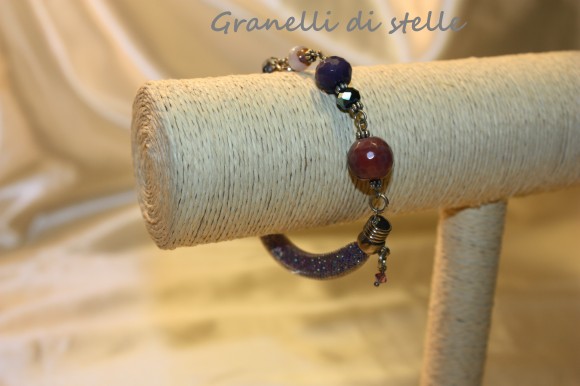 Bracciale artigianale. GRANELLI DI STELLE. CREAZIONI VENDITA NEGOZIO, BIJOUX ARTIGIANALI: ANELLI, BRACCIALI, COLLANE, ORECCHINI, CIONDOLI, SEGNALIBRI, ACCESSORI CERIMONIA, PARURE