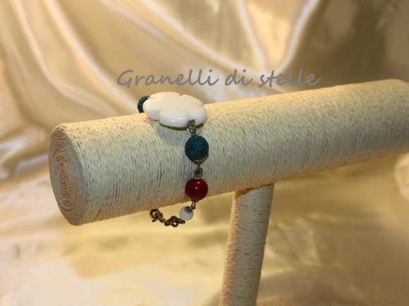 Bracciale artigianale. GRANELLI DI STELLE. CREAZIONI VENDITA NEGOZIO, BIJOUX ARTIGIANALI: ANELLI, BRACCIALI, COLLANE, ORECCHINI, CIONDOLI, SEGNALIBRI, ACCESSORI CERIMONIA, PARURE