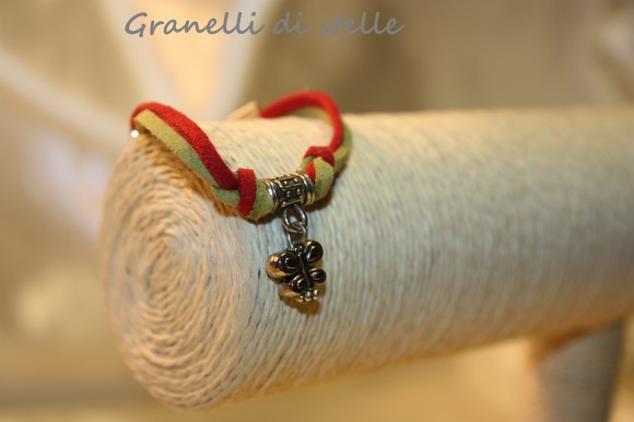 Bracciale artigianale. GRANELLI DI STELLE. CREAZIONI VENDITA NEGOZIO, BIJOUX ARTIGIANALI: ANELLI, BRACCIALI, COLLANE, ORECCHINI, CIONDOLI, SEGNALIBRI, ACCESSORI CERIMONIA, PARURE