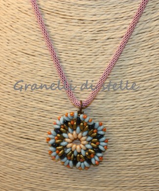 COLLANA artigianale. GRANELLI DI STELLE. CREAZIONI VENDITA NEGOZIO, BIJOUX ARTIGIANALI: ANELLI, BRACCIALI, COLLANE, ORECCHINI, CIONDOLI, SEGNALIBRI, ACCESSORI CERIMONIA, PARURE