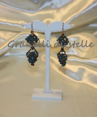 ORECCHINI artigianali. GRANELLI DI STELLE. CREAZIONI VENDITA NEGOZIO, BIJOUX ARTIGIANALI: ANELLI, BRACCIALI, COLLANE, ORECCHINI, CIONDOLI, SEGNALIBRI, ACCESSORI CERIMONIA, PARURE