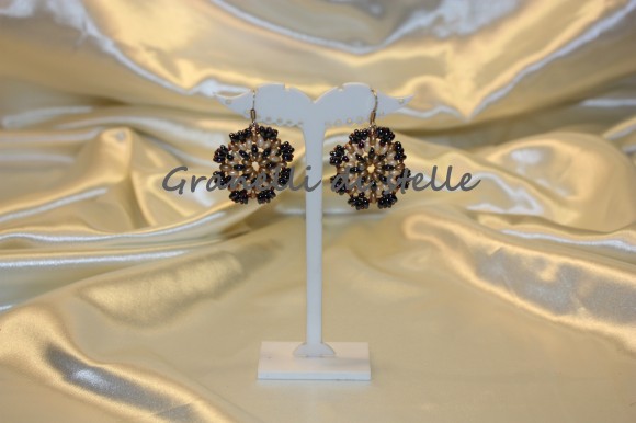 ORECCHINI artigianali. GRANELLI DI STELLE. CREAZIONI VENDITA NEGOZIO, BIJOUX ARTIGIANALI: ANELLI, BRACCIALI, COLLANE, ORECCHINI, CIONDOLI, SEGNALIBRI, ACCESSORI CERIMONIA, PARURE